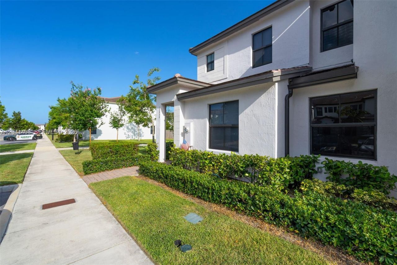 12950 SW 232nd Ln , Homestead, FL 33032 Photo
