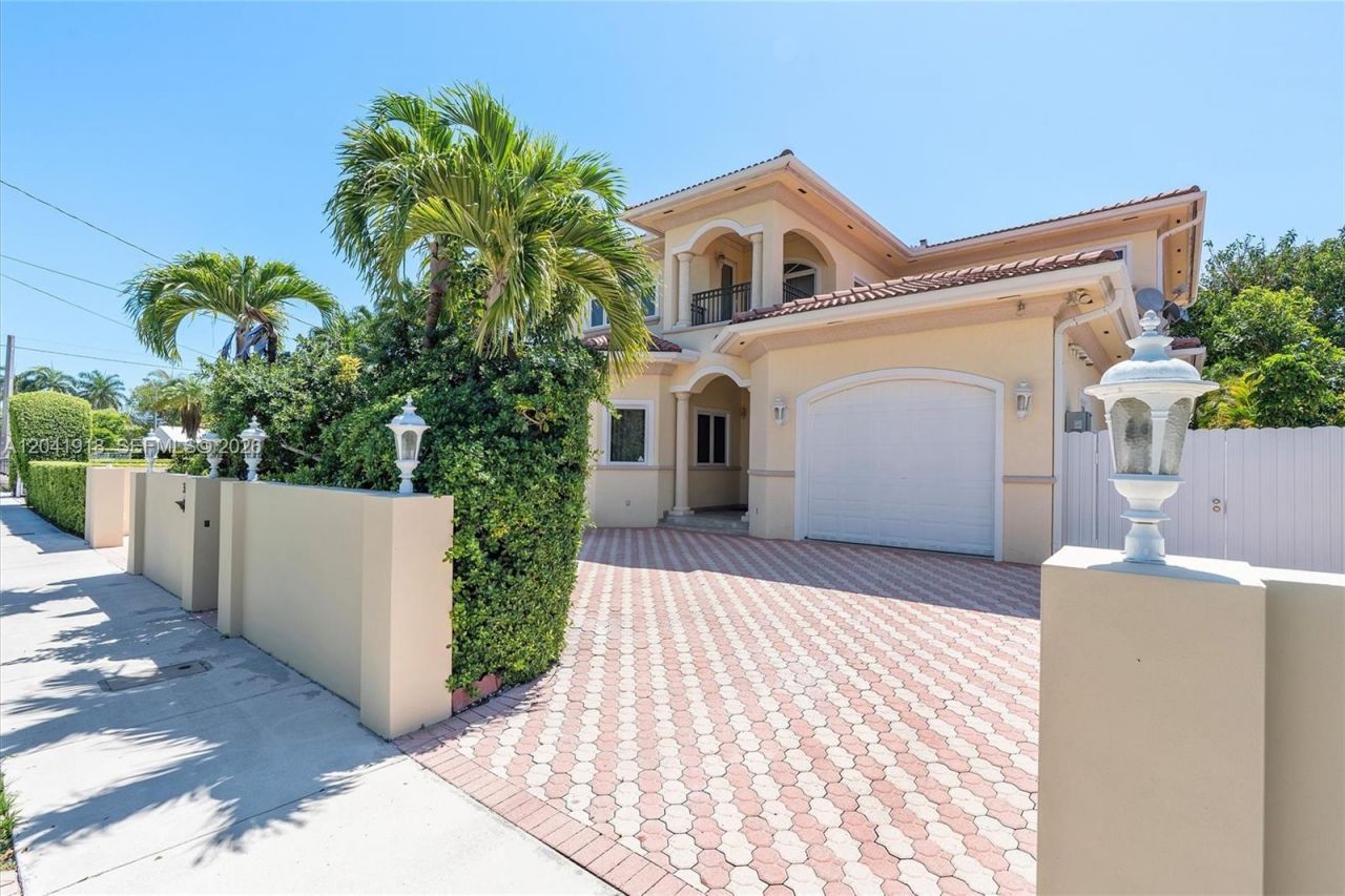3765 Prairie Ave, Unit 3765, Miami Beach, FL 33140 Photo