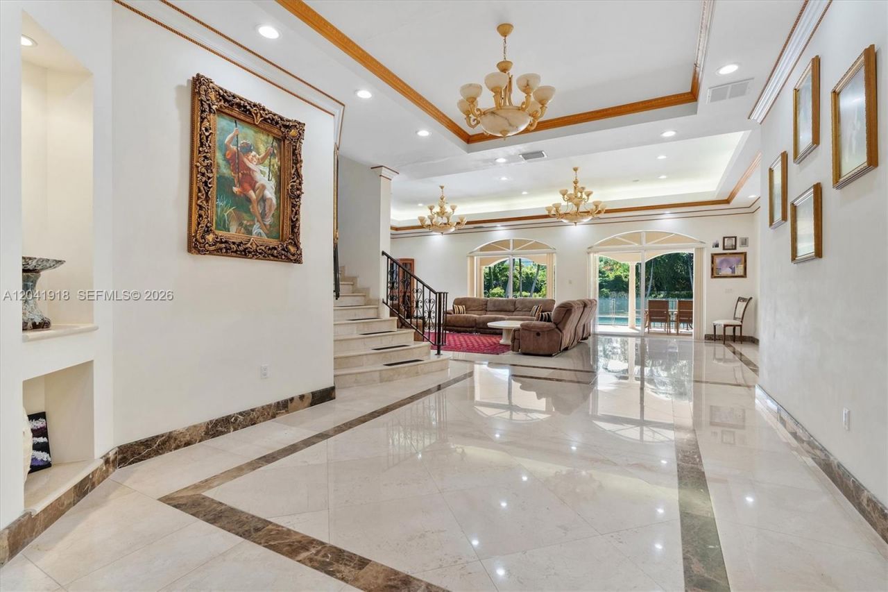 3765 Prairie Ave, Unit 3765, Miami Beach, FL 33140 Photo