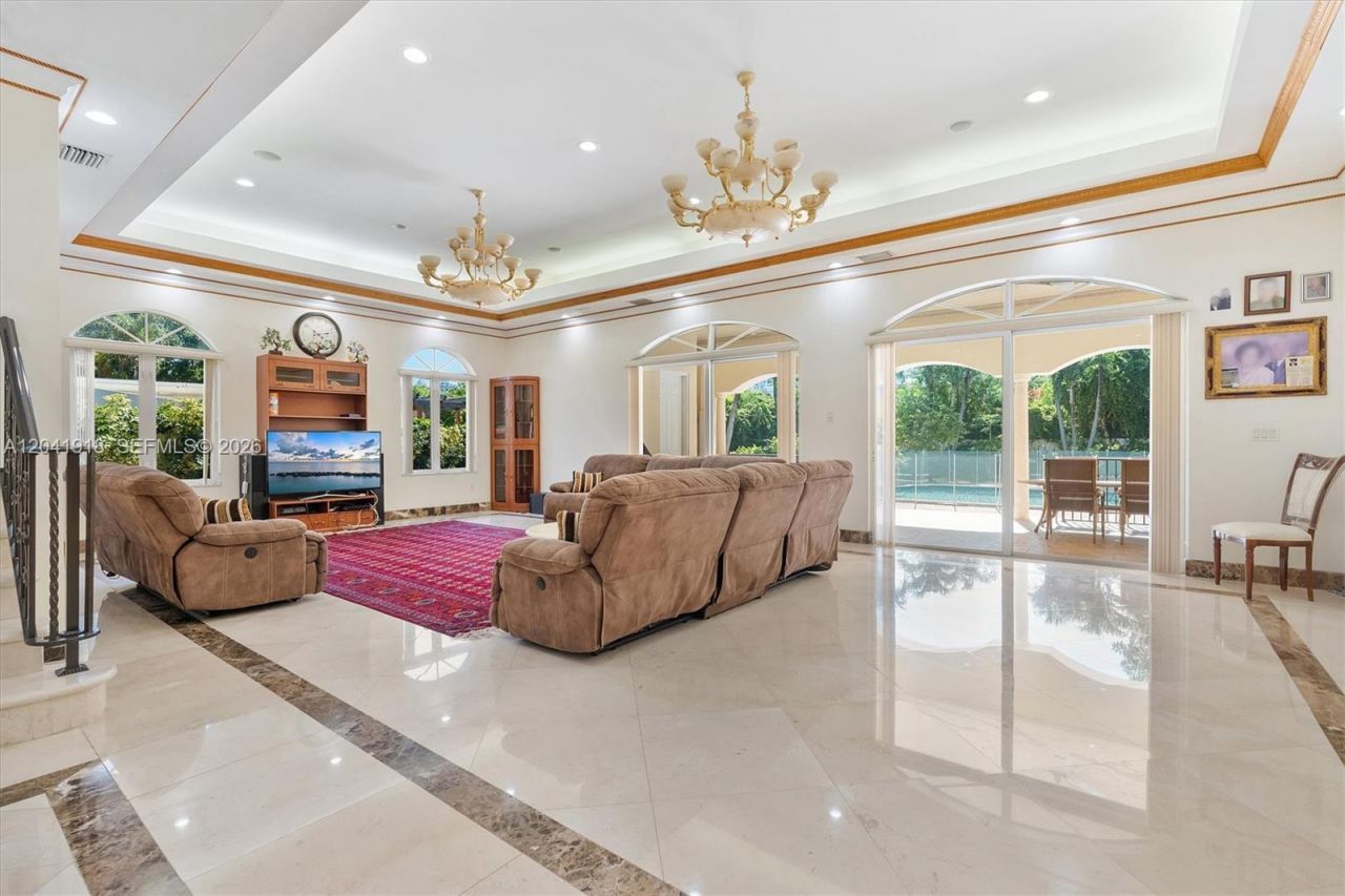 3765 Prairie Ave, Unit 3765, Miami Beach, FL 33140 Photo