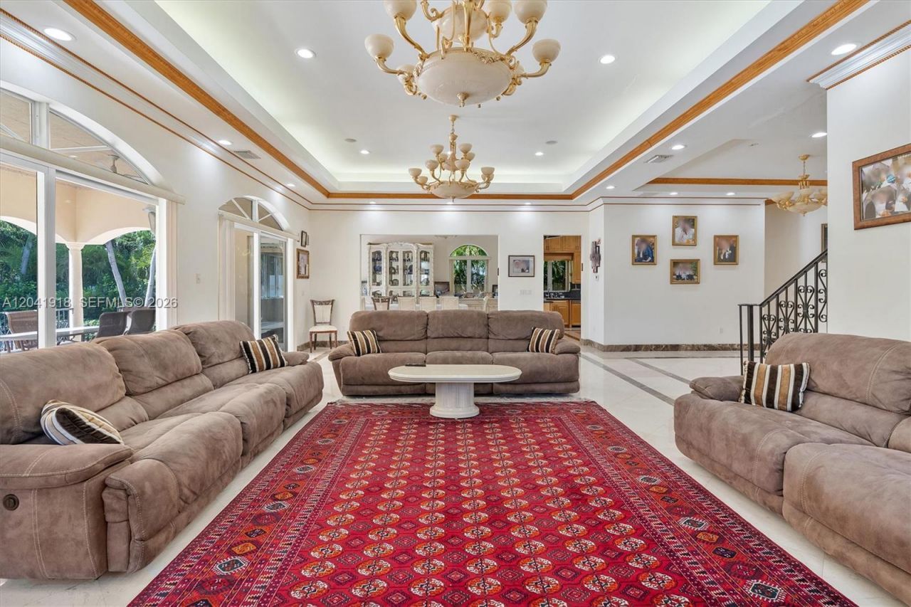 3765 Prairie Ave, Unit 3765, Miami Beach, FL 33140 Photo