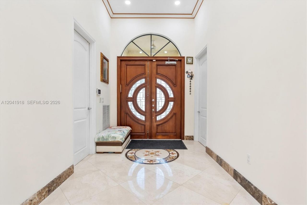 3765 Prairie Ave, Unit 3765, Miami Beach, FL 33140 Photo