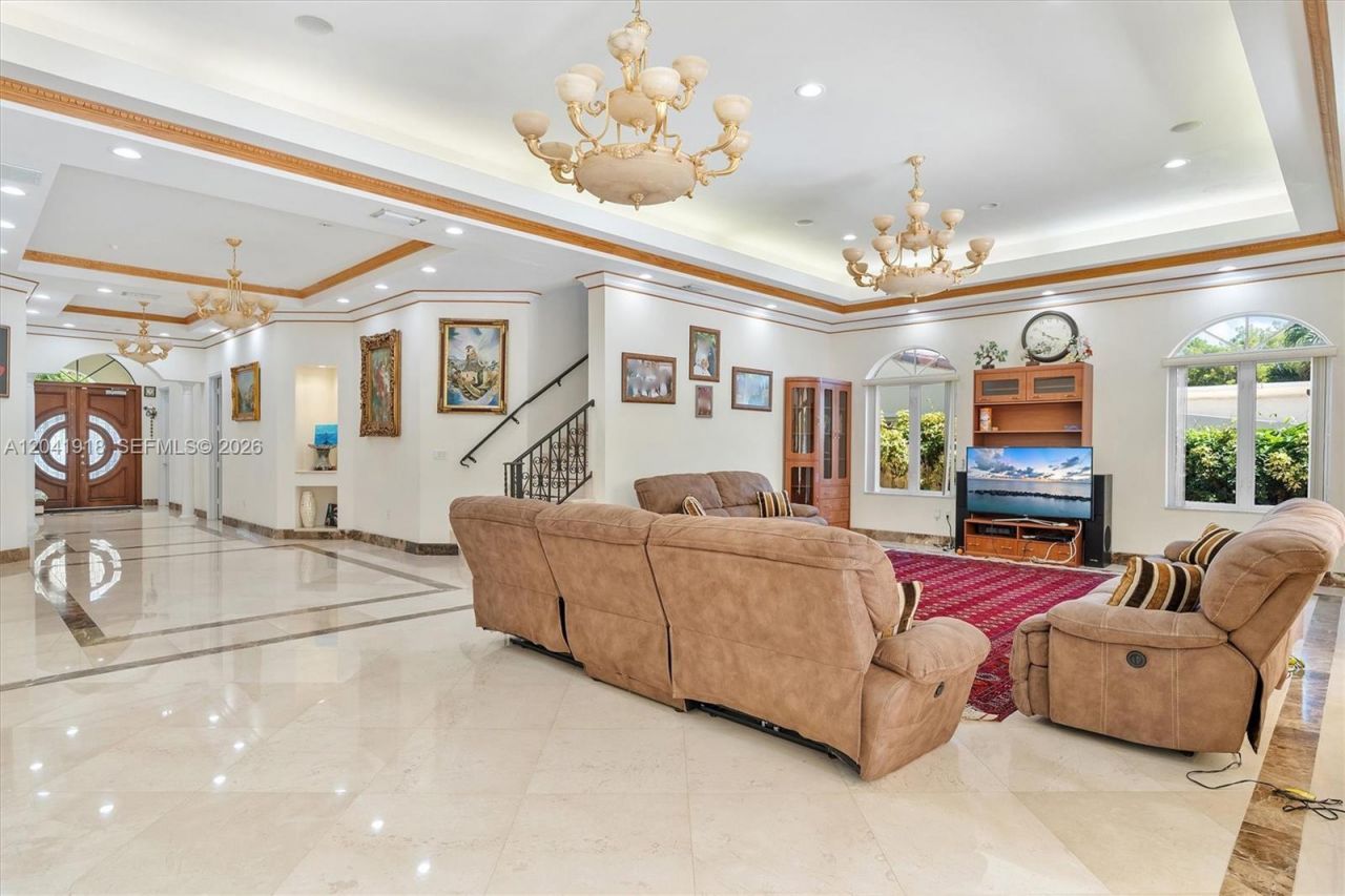 3765 Prairie Ave, Unit 3765, Miami Beach, FL 33140 Photo