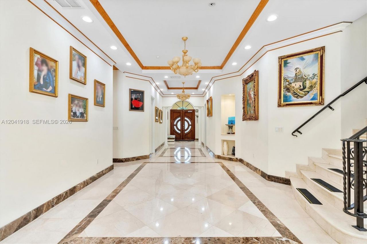 3765 Prairie Ave, Unit 3765, Miami Beach, FL 33140 Photo