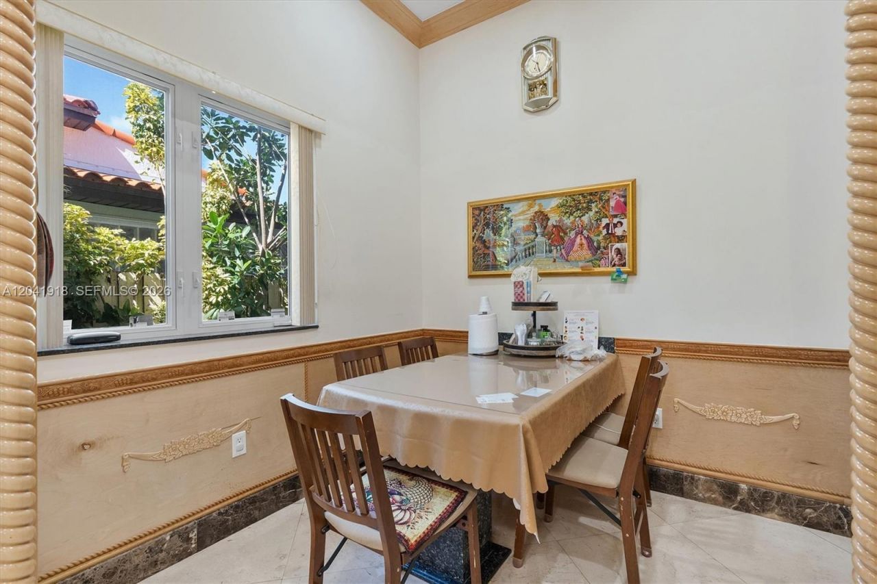 3765 Prairie Ave, Unit 3765, Miami Beach, FL 33140 Photo