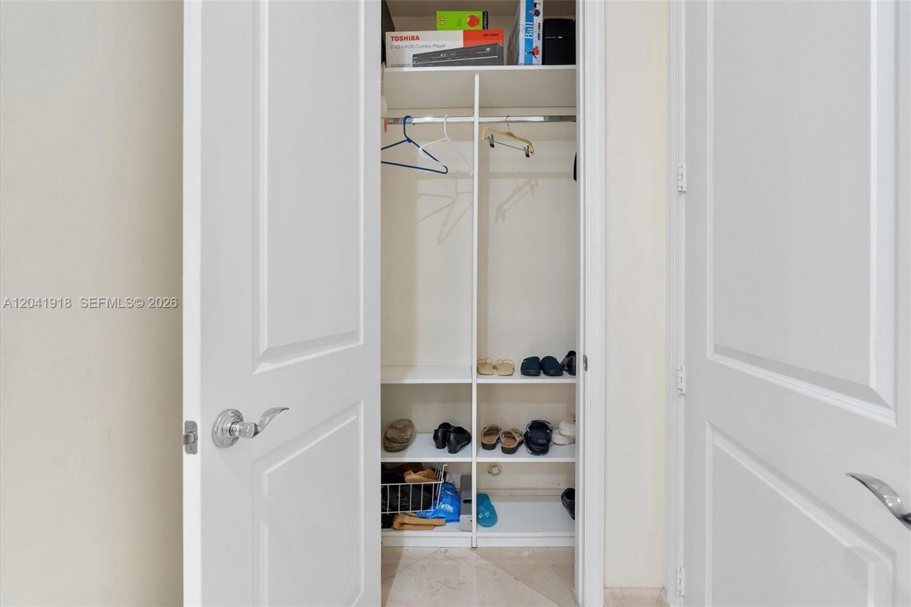 3765 Prairie Ave, Unit 3765, Miami Beach, FL 33140 Photo