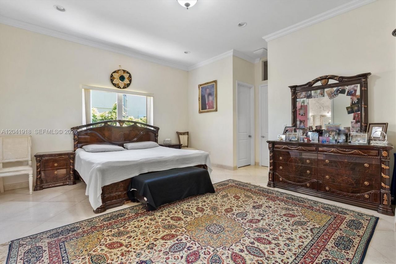 3765 Prairie Ave, Unit 3765, Miami Beach, FL 33140 Photo