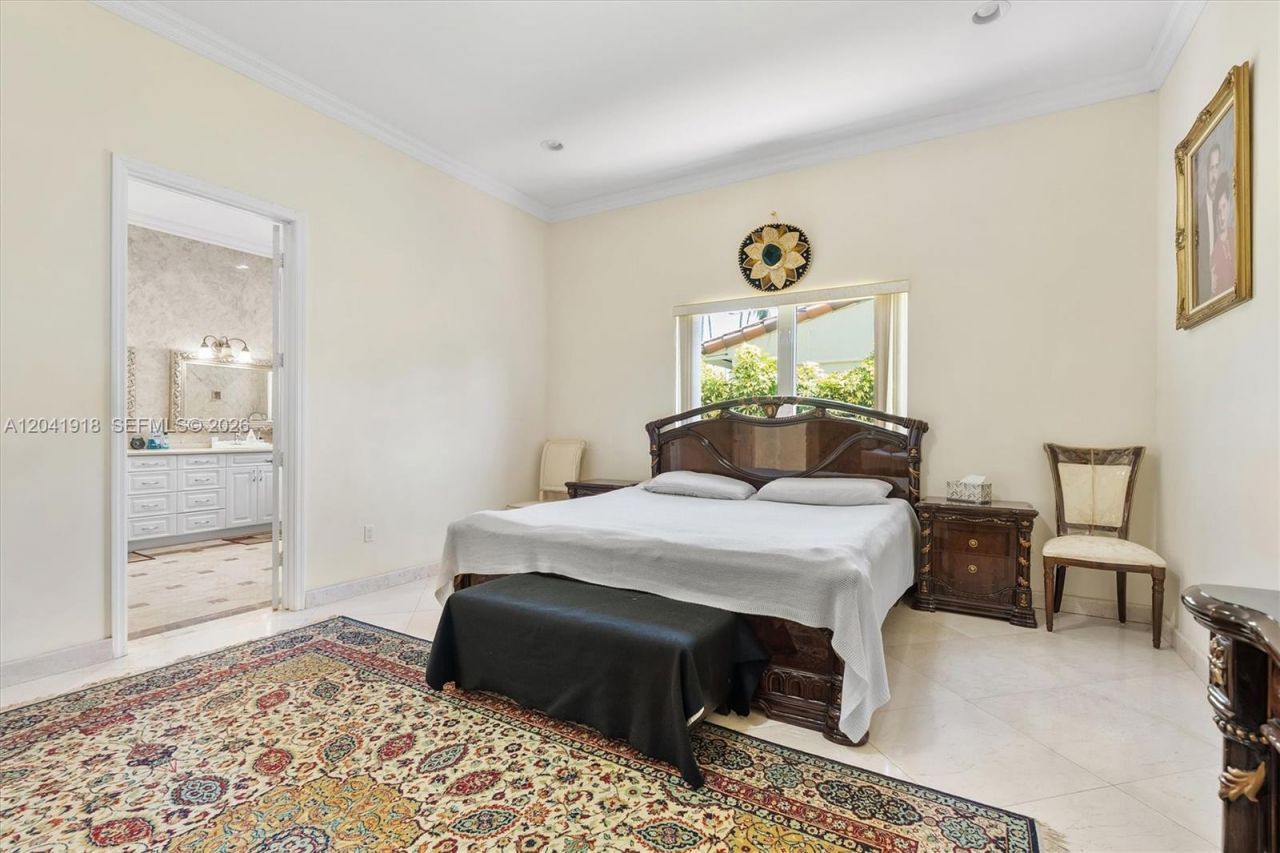 3765 Prairie Ave, Unit 3765, Miami Beach, FL 33140 Photo