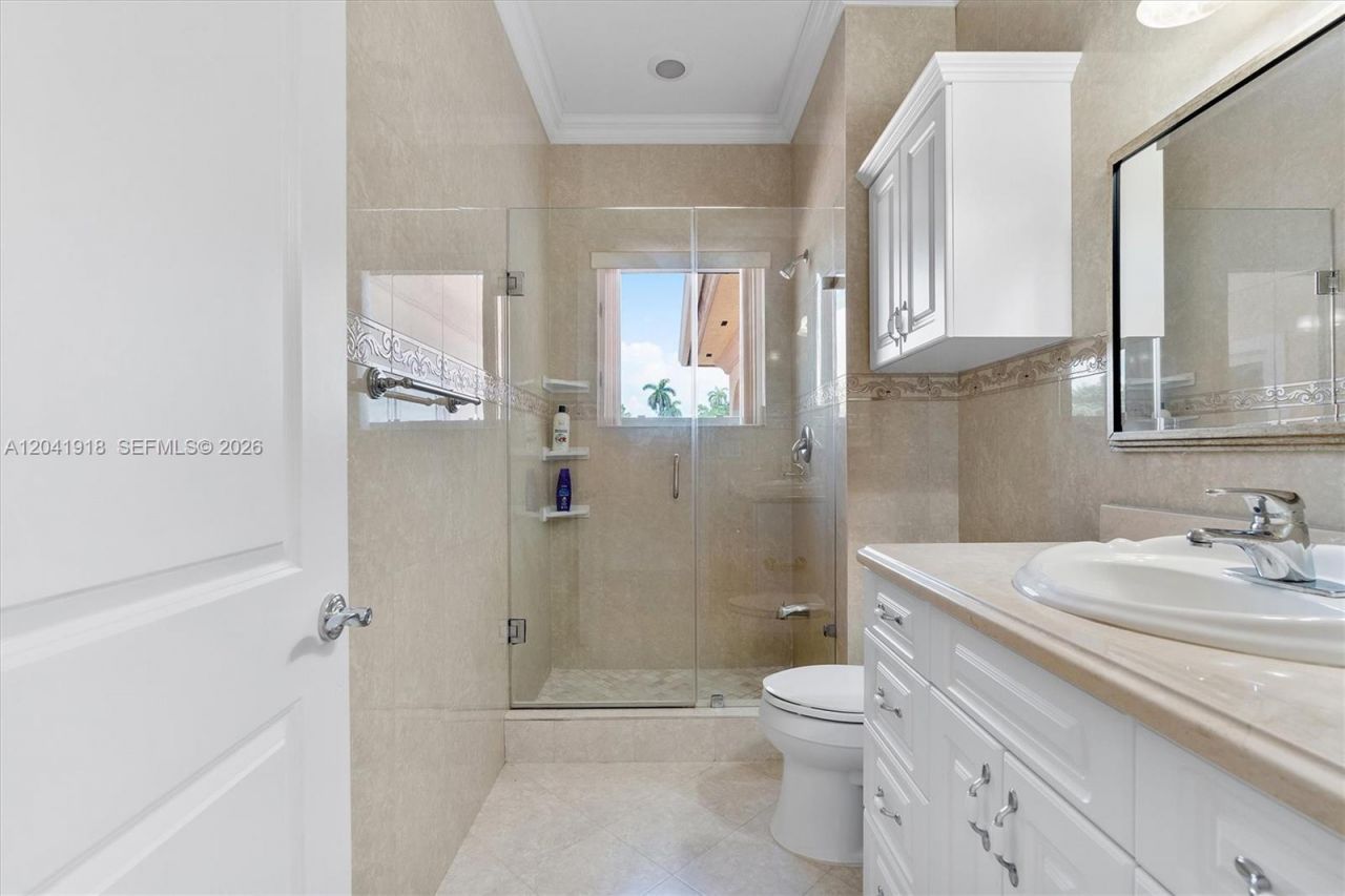 3765 Prairie Ave, Unit 3765, Miami Beach, FL 33140 Photo