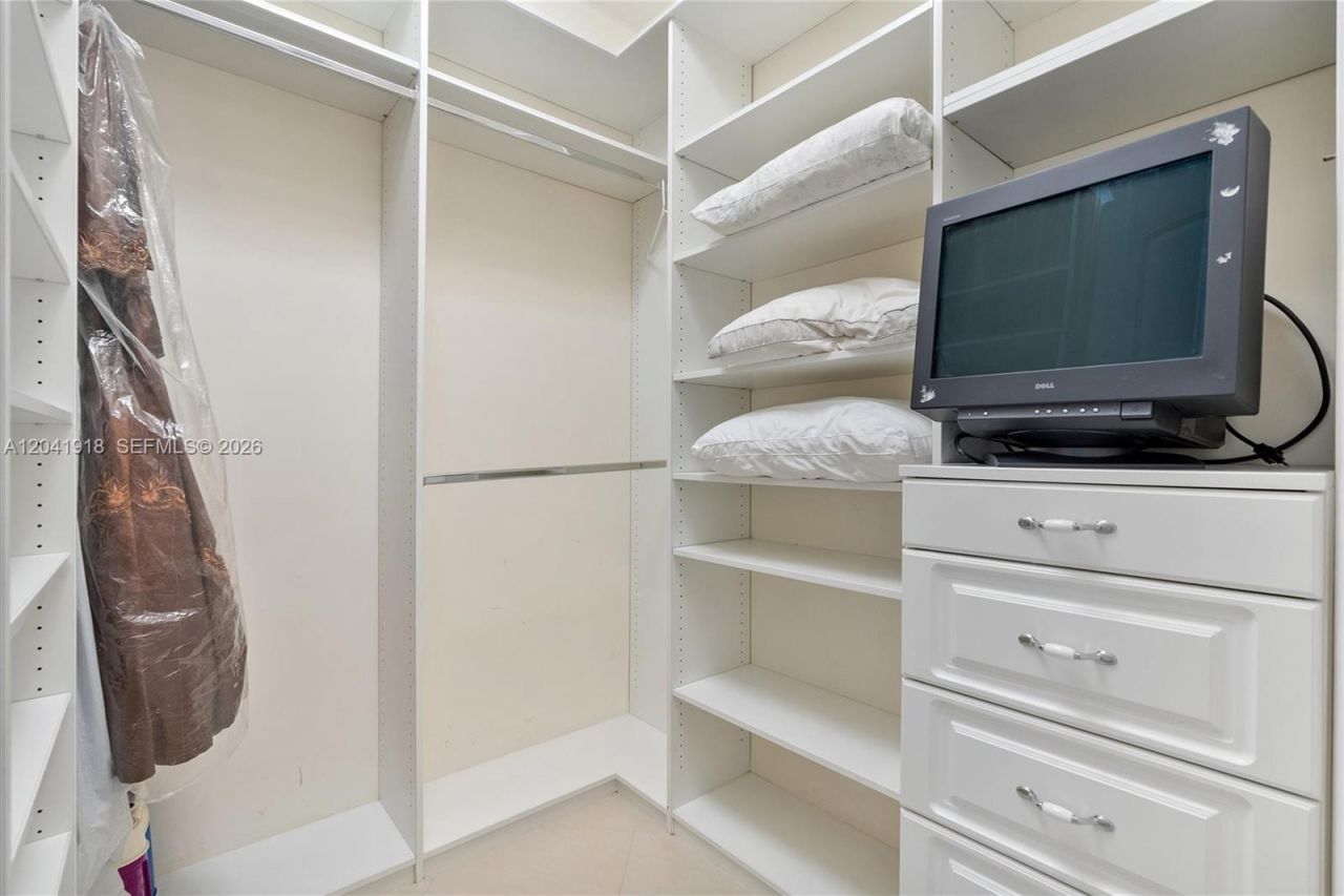 3765 Prairie Ave, Unit 3765, Miami Beach, FL 33140 Photo