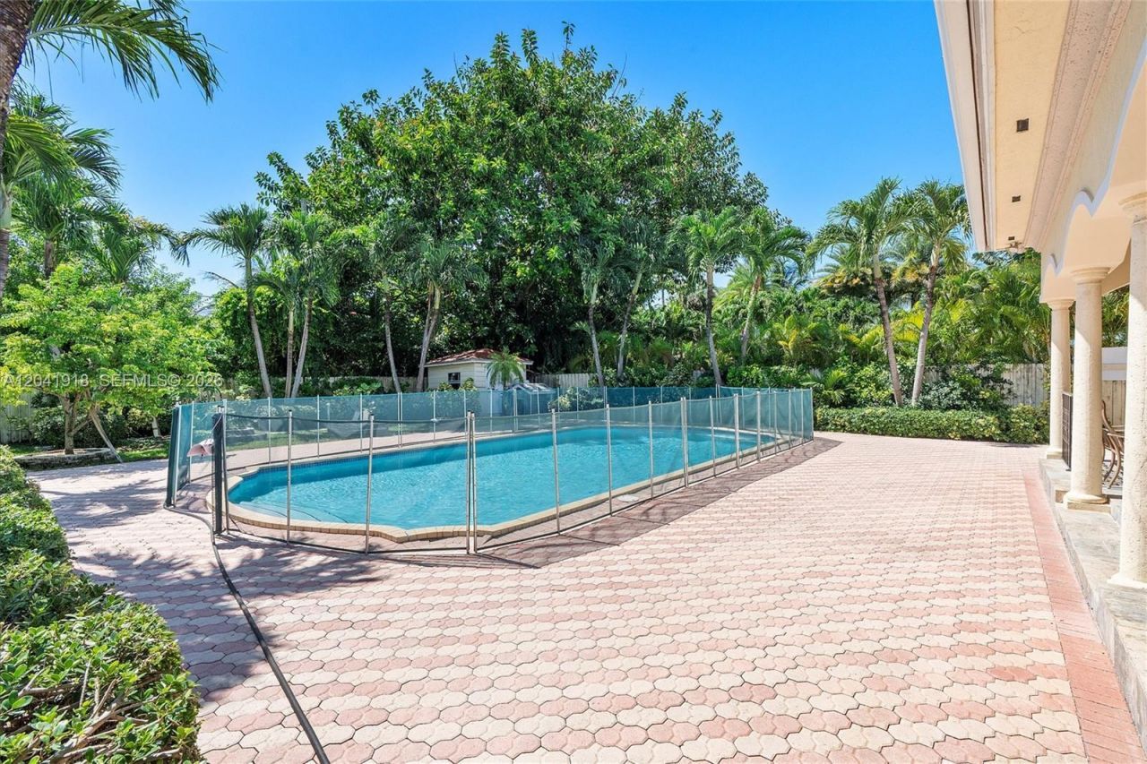 3765 Prairie Ave, Unit 3765, Miami Beach, FL 33140 Photo