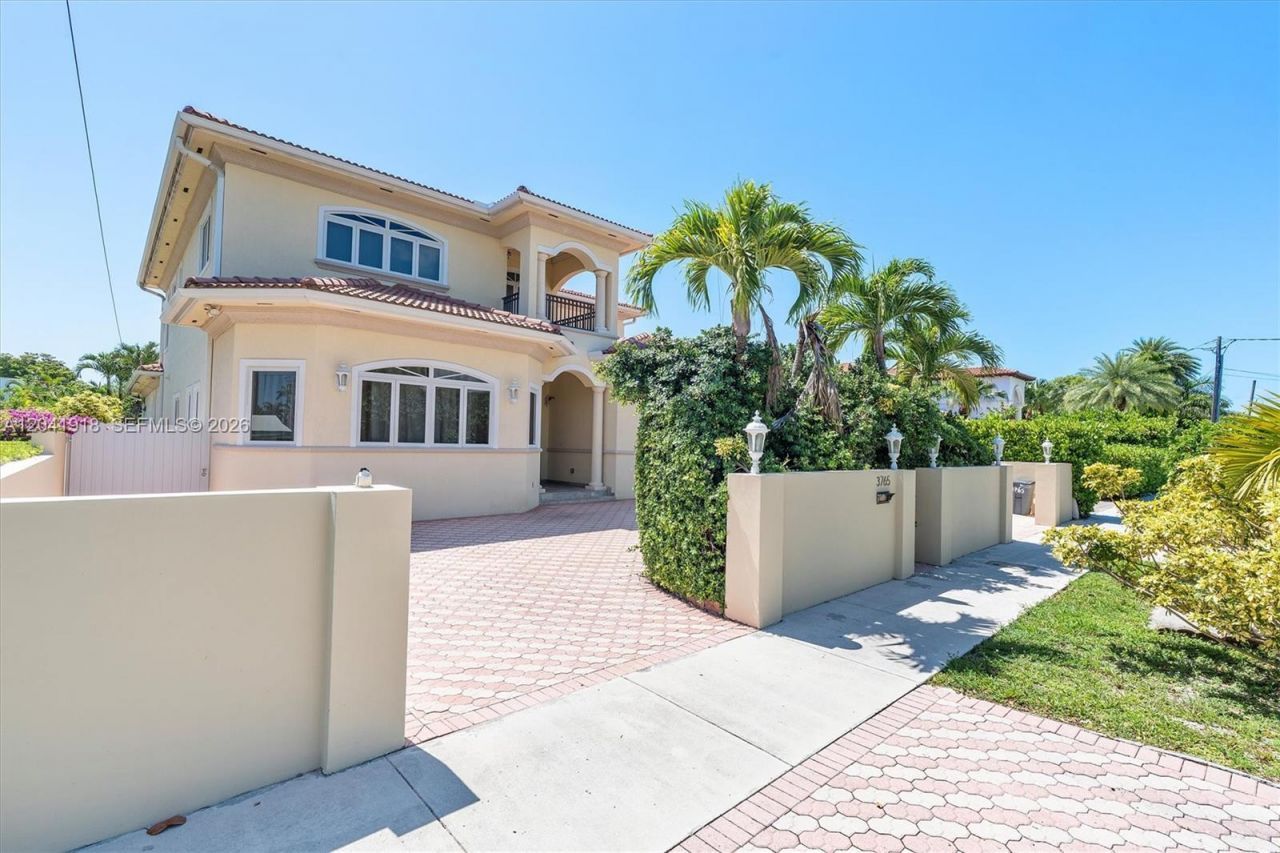 3765 Prairie Ave, Unit 3765, Miami Beach, FL 33140 Photo