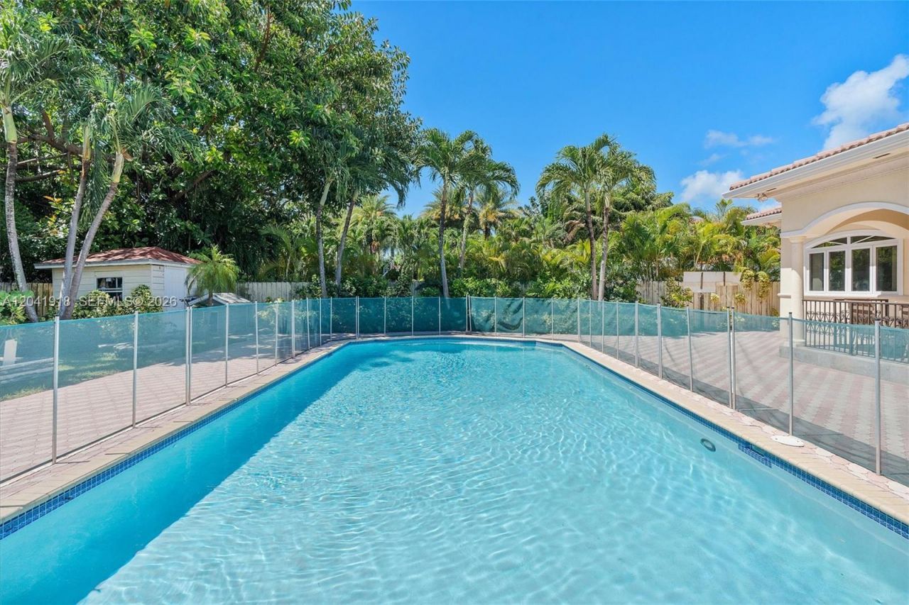 3765 Prairie Ave, Unit 3765, Miami Beach, FL 33140 Photo