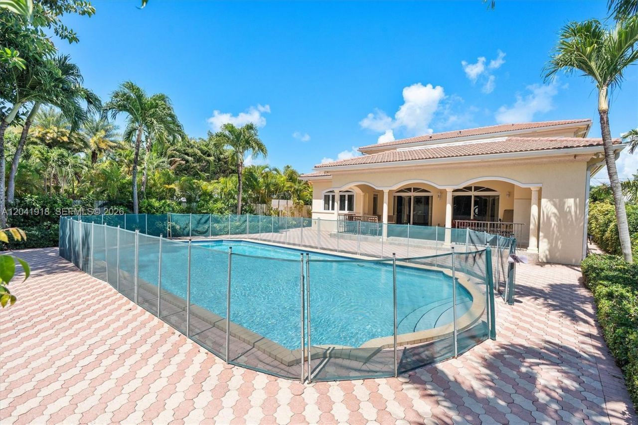 3765 Prairie Ave, Unit 3765, Miami Beach, FL 33140 Photo