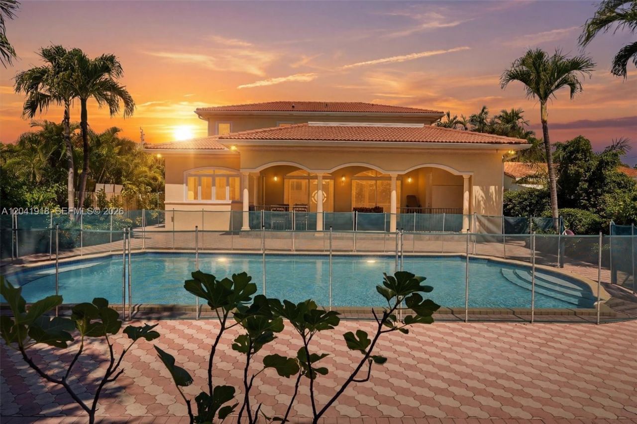 3765 Prairie Ave, Unit 3765, Miami Beach, FL 33140 Photo