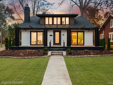 784 Barrington Road, Grosse Pointe, Mi 48230