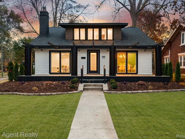 784 Barrington Road, Grosse Pointe, Mi 48230