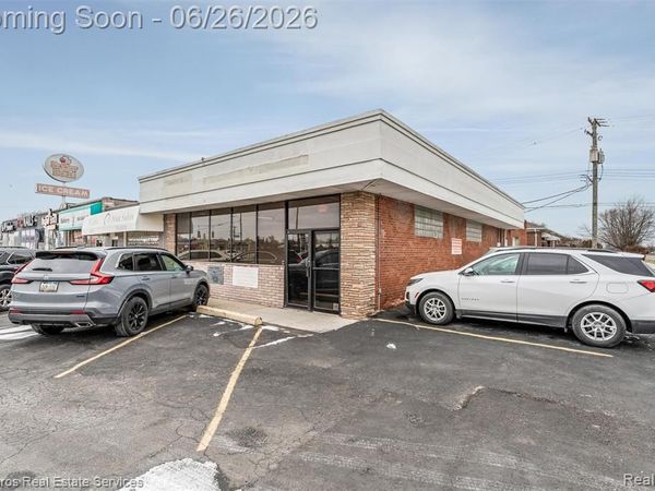 18703 E 10 Mile Road, Roseville, MI 48066