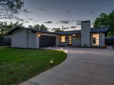 2909 Silverton Drive, Dallas, TX 75229