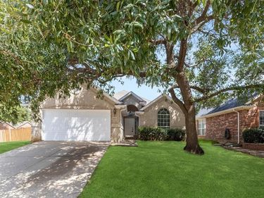 12601 Red Cedar Drive, Fort Worth, TX 76040