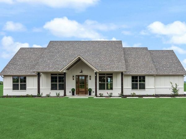 120 Quail Run Court, Decatur, TX 76234
