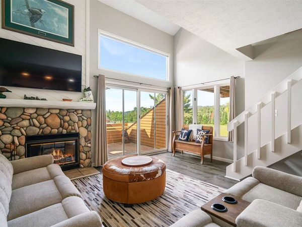 4749 S Pleasantview Road, Unit 32, Harbor Springs, MI 49740