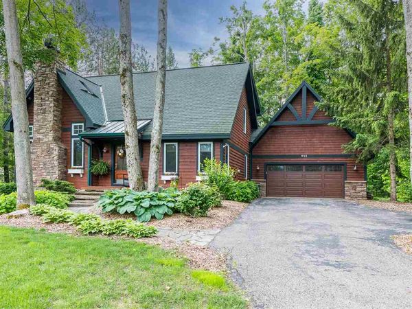 235 Meadow Wood Drive, Harbor Springs, MI 49740