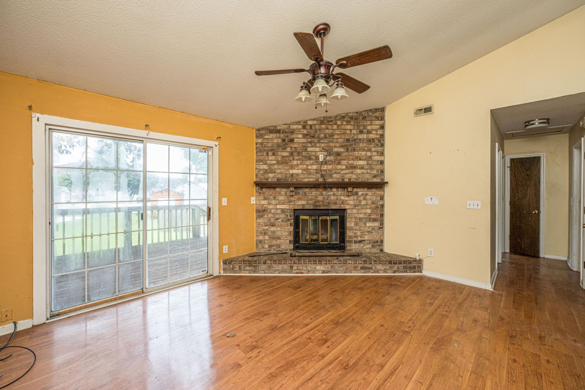 119 Hummingbird Avenue Photo 7