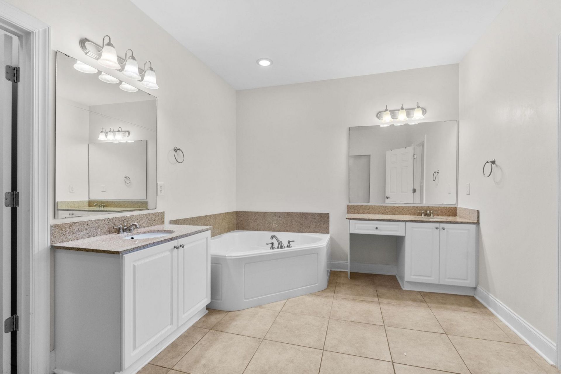 4486 Girvan Dr.  Photo 22