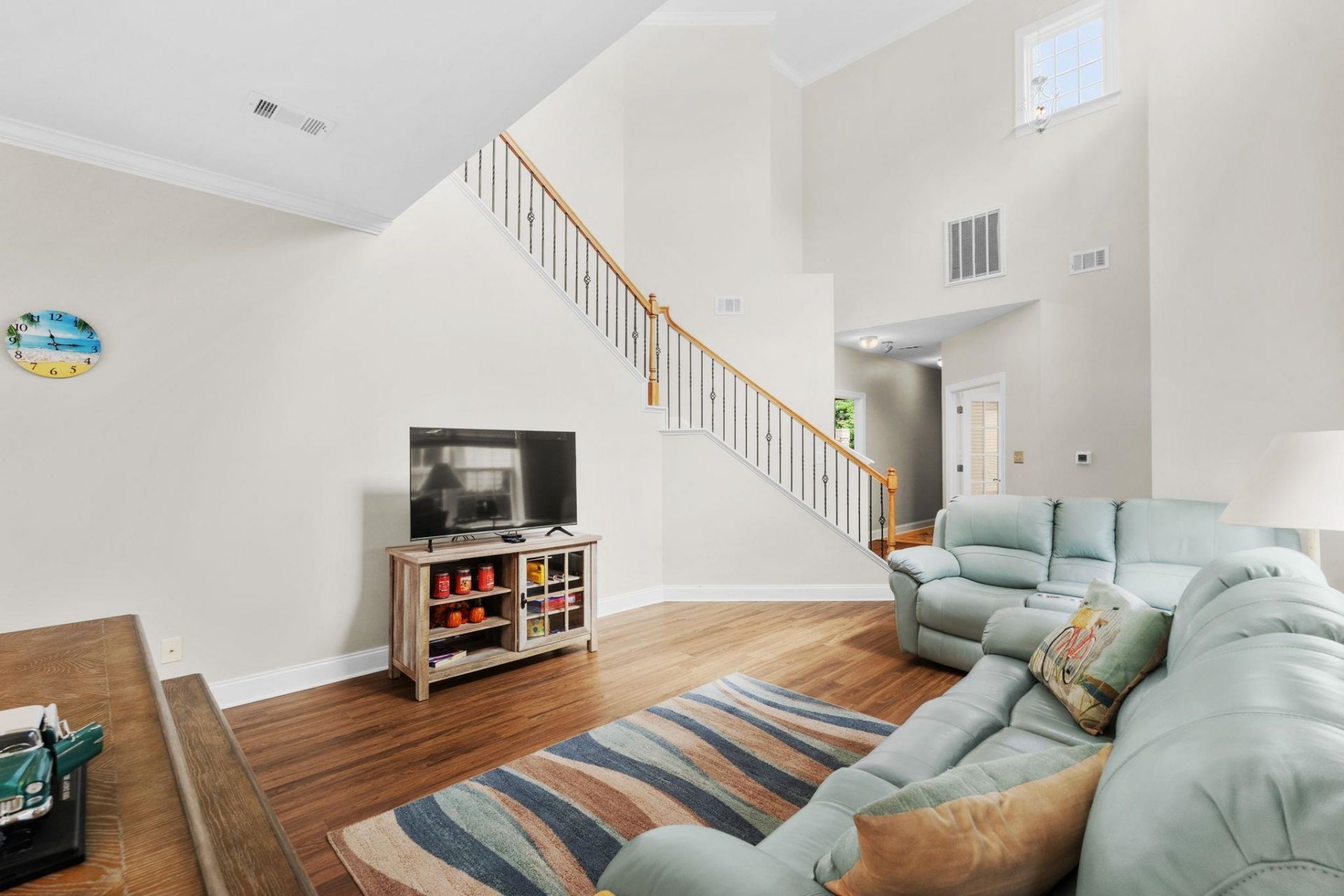 4486 Girvan Dr.  Photo 9