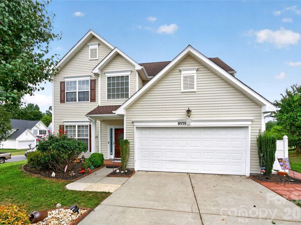 8939 Firestreak Drive, Charlotte, NC 28216