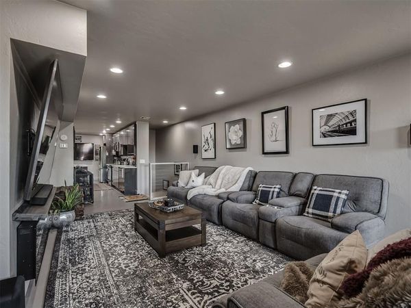 6000 N Brookline Avenue, Unit 60, Oklahoma City, OK 73112