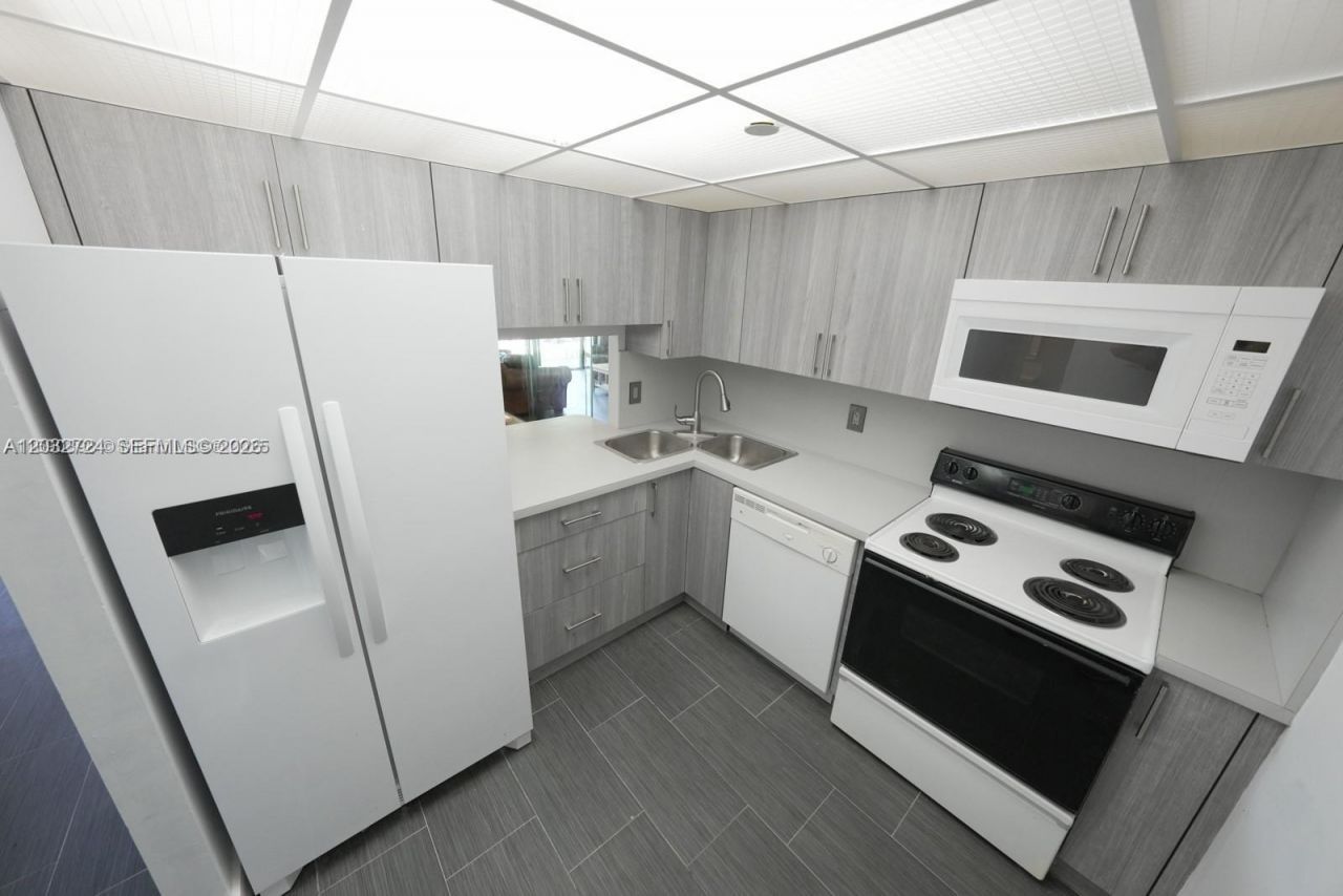 1470 NE 123rd St, Unit A104, North Miami, FL 33161 Photo