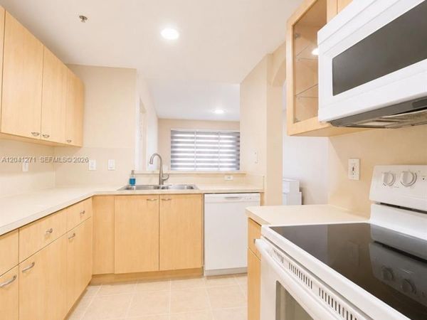 6670 NW 114th Ave , Unit 603, Doral, FL 33178