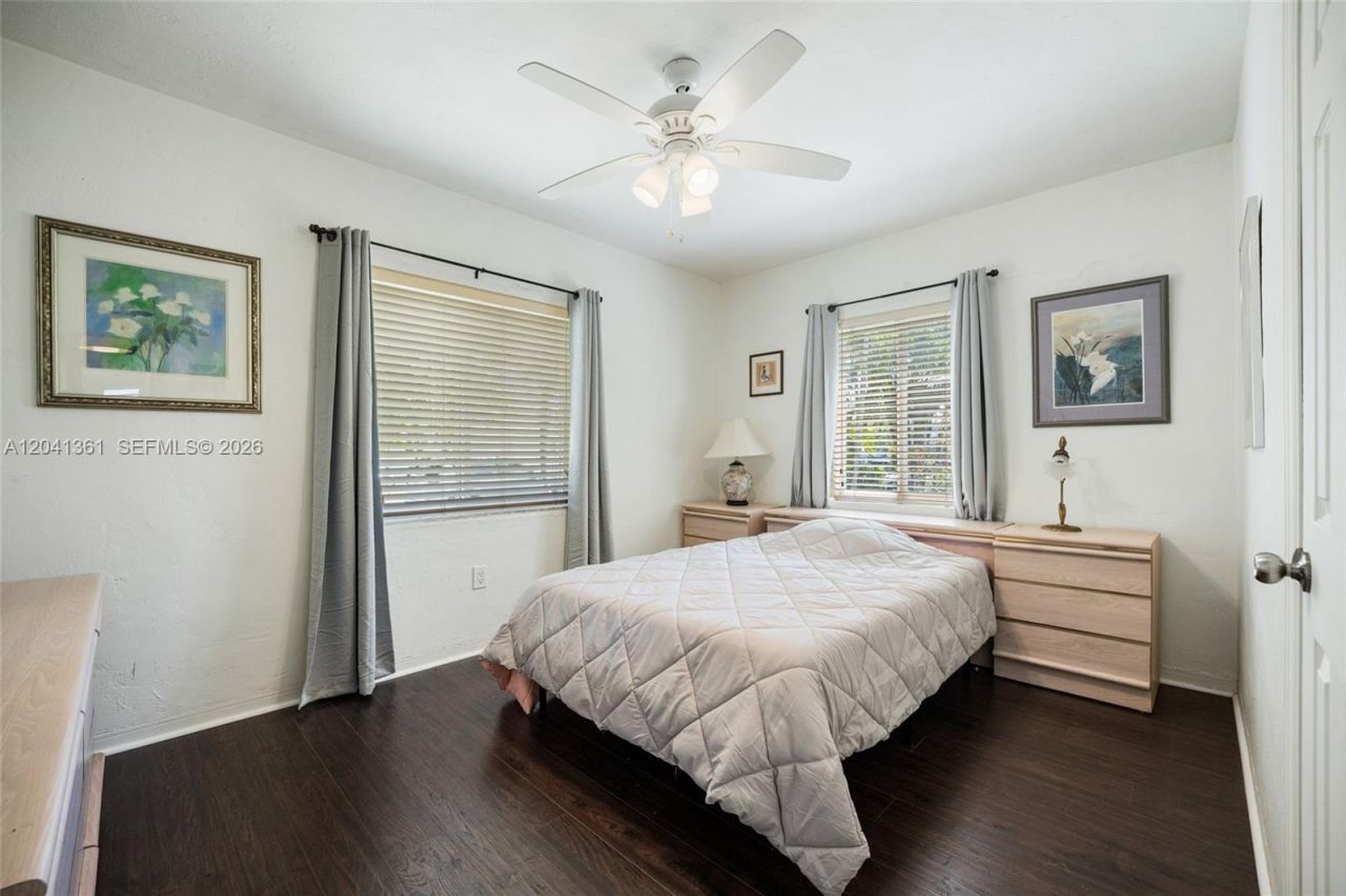 2750 NW 4th St, Miami, FL 33125 Photo