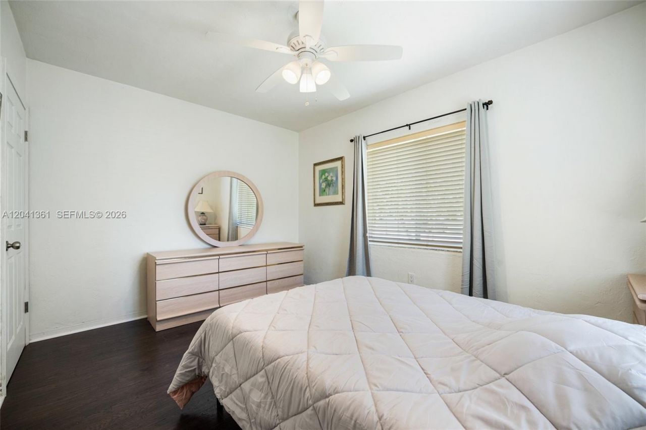 2750 NW 4th St, Miami, FL 33125 Photo