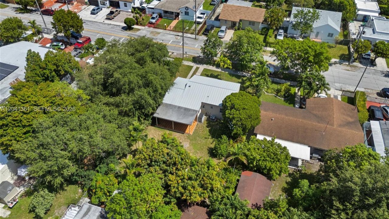 2750 NW 4th St, Miami, FL 33125 Photo