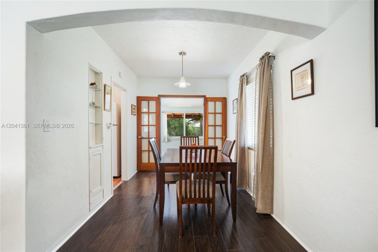 2750 NW 4th St, Miami, FL 33125 Photo