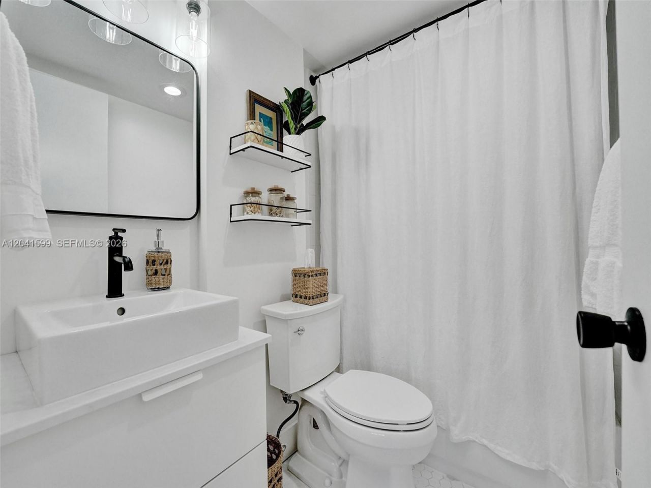 1777 SE 15th St, Unit 407, Fort Lauderdale, FL 33316 Photo