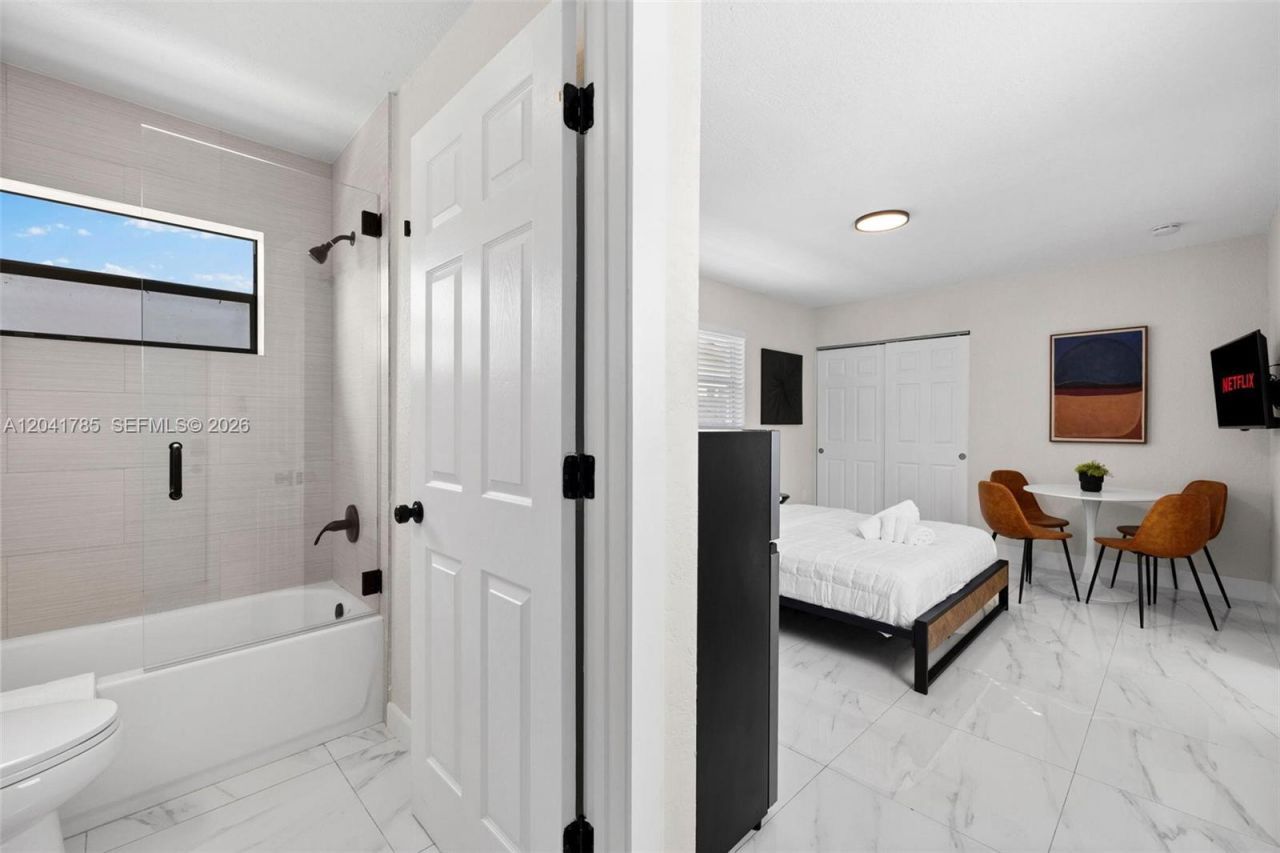 710 SW 70th Ave, Pembroke Pines, FL 33023 Photo