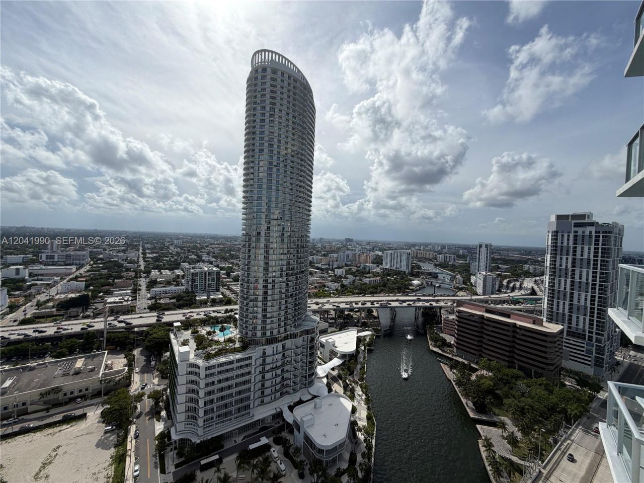 185 SW 7th St , Unit 3200, Miami, FL 33130 Photo
