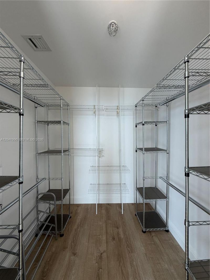 185 SW 7th St , Unit 3200, Miami, FL 33130 Photo