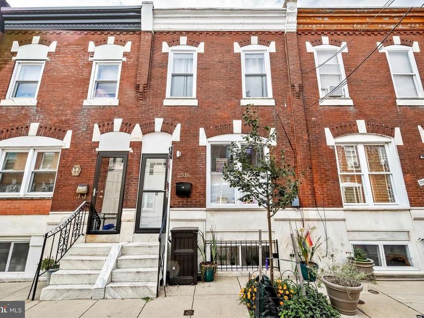 2516 S Hicks Street, Philadelphia, PA 19145 Main Photo