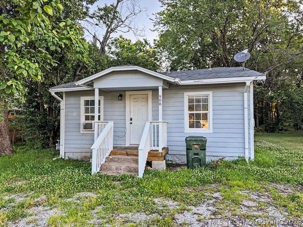 908 W 6th Street , Claremore, OK 74017