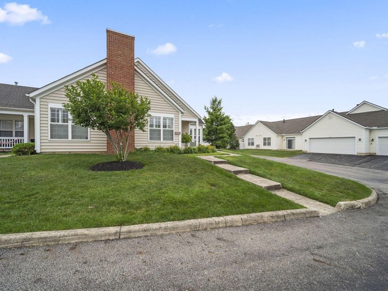 5939 Naughten Pond Drive, Columbus, OH 43213 Photo 3