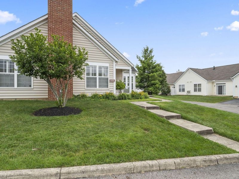 5939 Naughten Pond Drive, Columbus, OH 43213 Photo 4