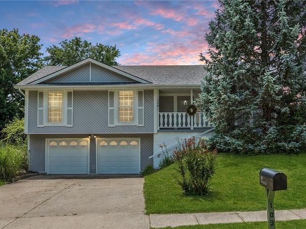 109 NW 101st Place, Kansas City, MO 64155