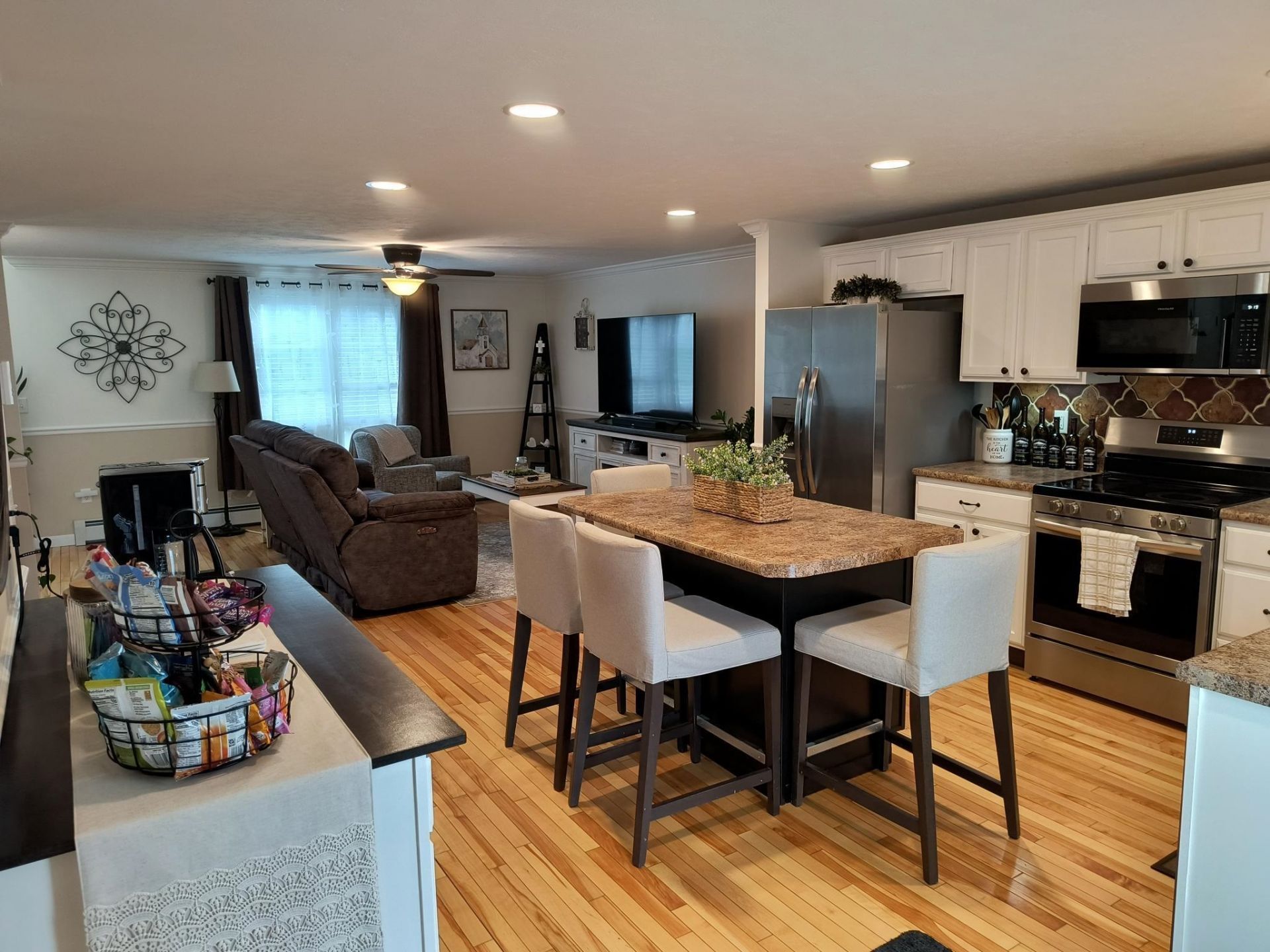 28 Owens Drive, Unit 34, Swanzey, NH 03446 Main Photo