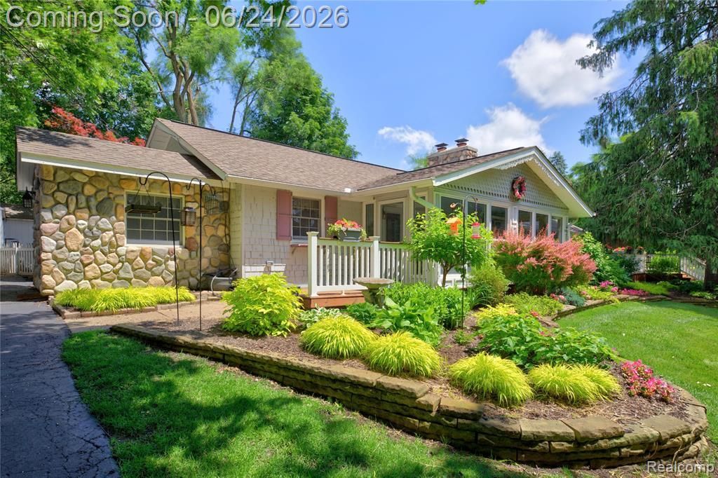 75 W Burdick Street, Oxford Vlg, MI 48371 Main Photo