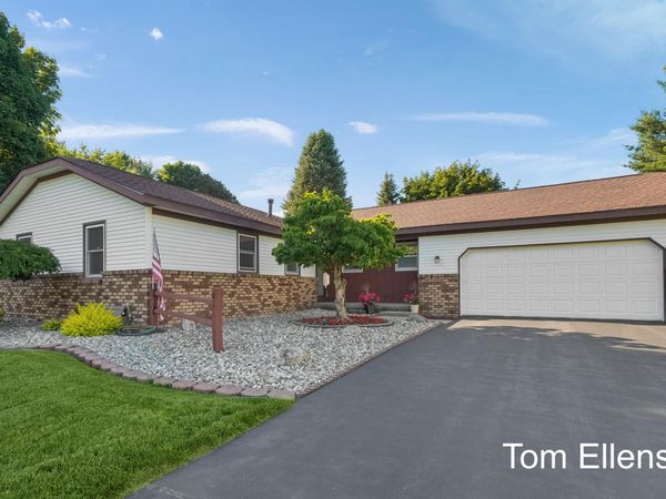 2945 Rolling Hills Court, Hudsonville, MI 49426